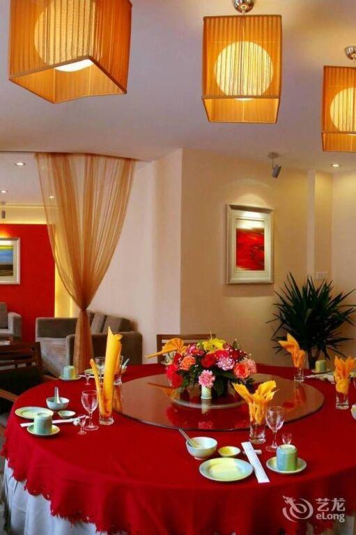 Яншо: Yangshuo Tangrenjie Hotel