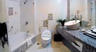 Яншо: Yangshuo Tangrenjie Hotel
