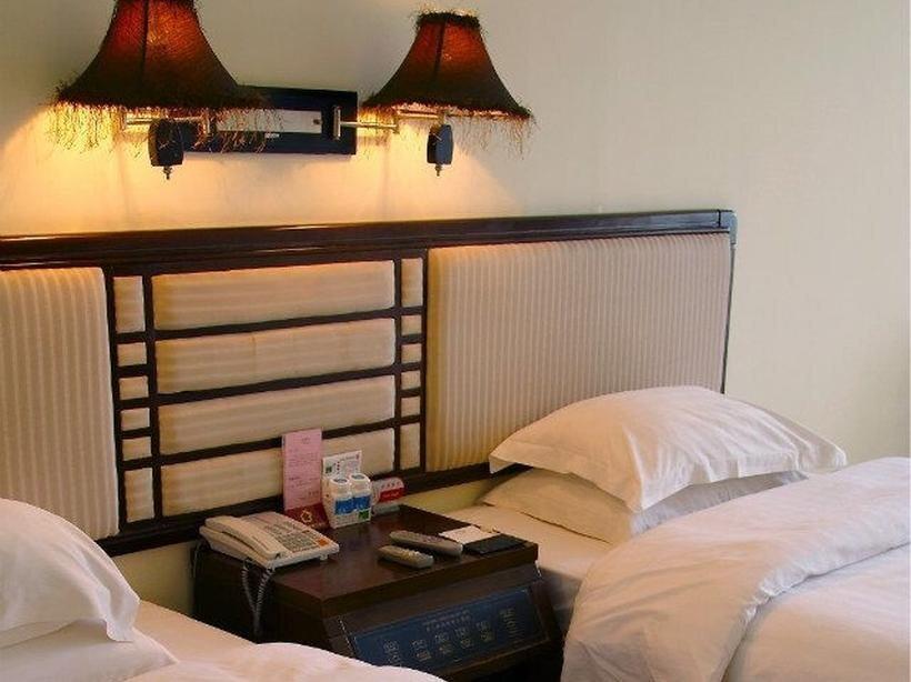 Яншо: Yangshuo Tangrenjie Hotel