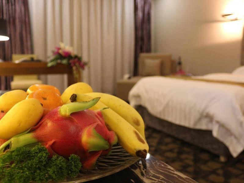 Яншо: Yangshuo Tangrenjie Hotel