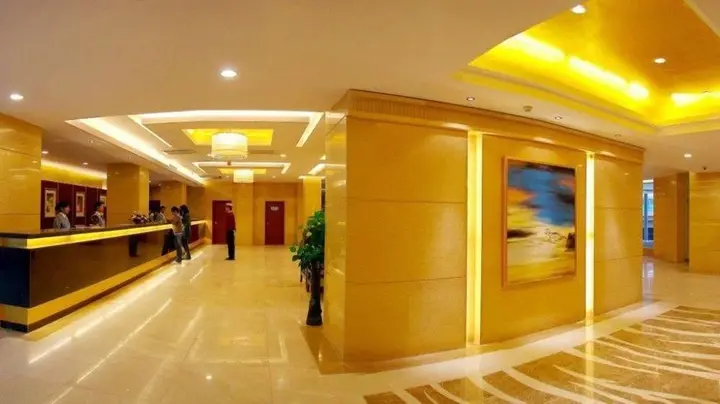 Яншо: Yangshuo Tangrenjie Hotel