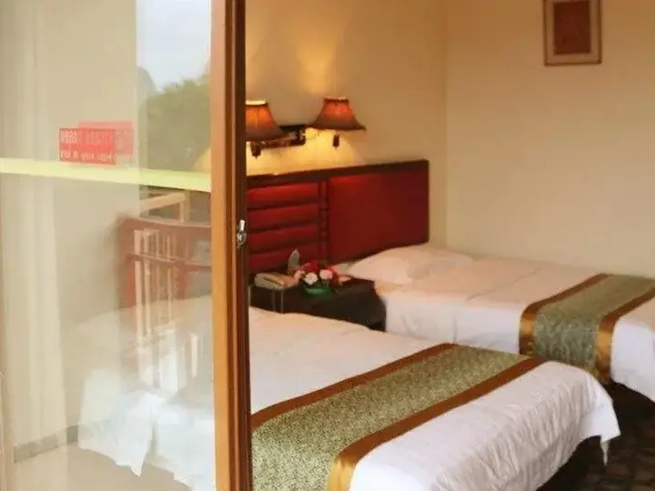 Яншо: Yangshuo Tangrenjie Hotel