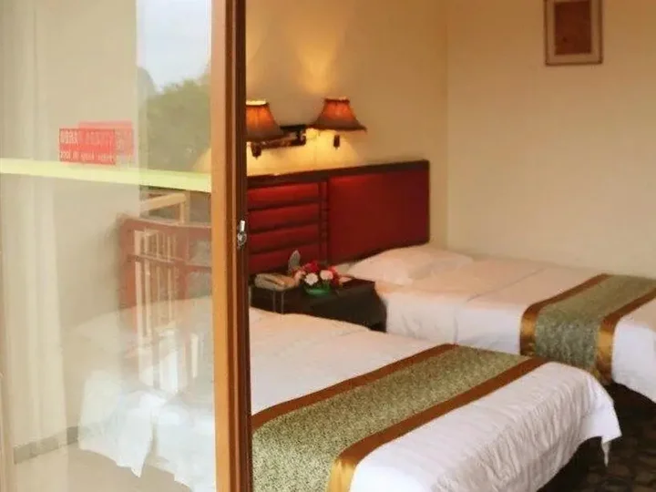 Яншо: Yangshuo Tangrenjie Hotel