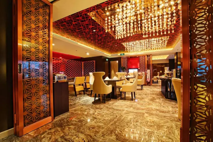 Чэнду: Minshan Hotel - Chengdu