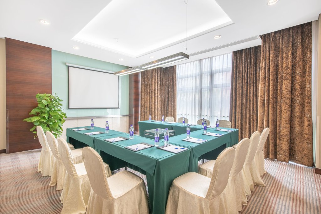 Пекин: Holiday Inn Express Dongzhimen by IHG