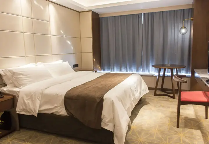 Гуйлинь: Guilin Plaza Hotel