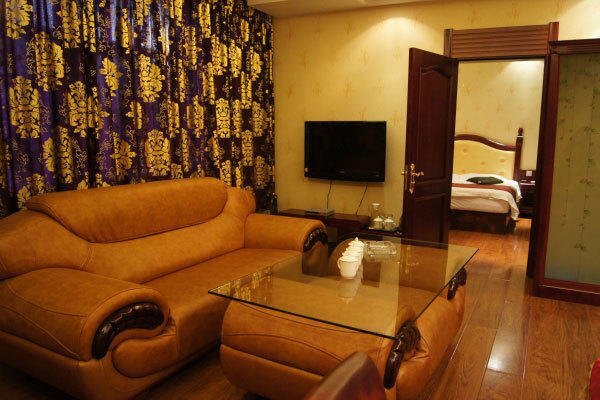 Хулун-Буир: Longhua Hotel