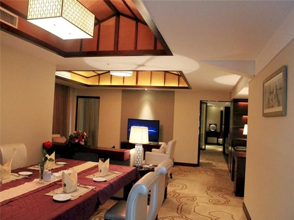 Шиянь: Zhongjing Taichi Lake International Resort