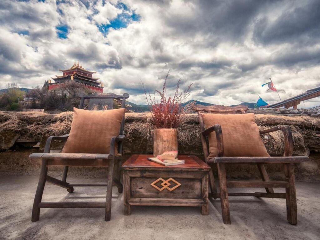 Шангри-Ла: Shangri-La E-Outfitting Boutique Hotel