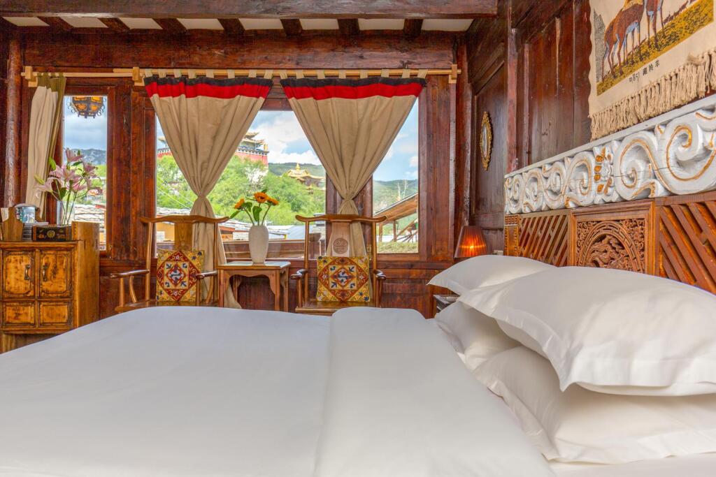 Шангри-Ла: Shangri-La E-Outfitting Boutique Hotel