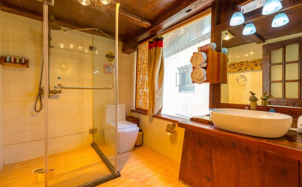 Шангри-Ла: Shangri-La E-Outfitting Boutique Hotel