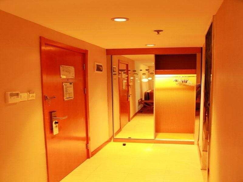 Харбин: JI Hotel (Harbin Zhongyang Street People Square)