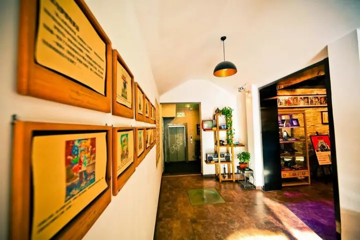 Пекин: Nostalgia Hotel(Beijing YongheLama & Nanluoguxiang)
