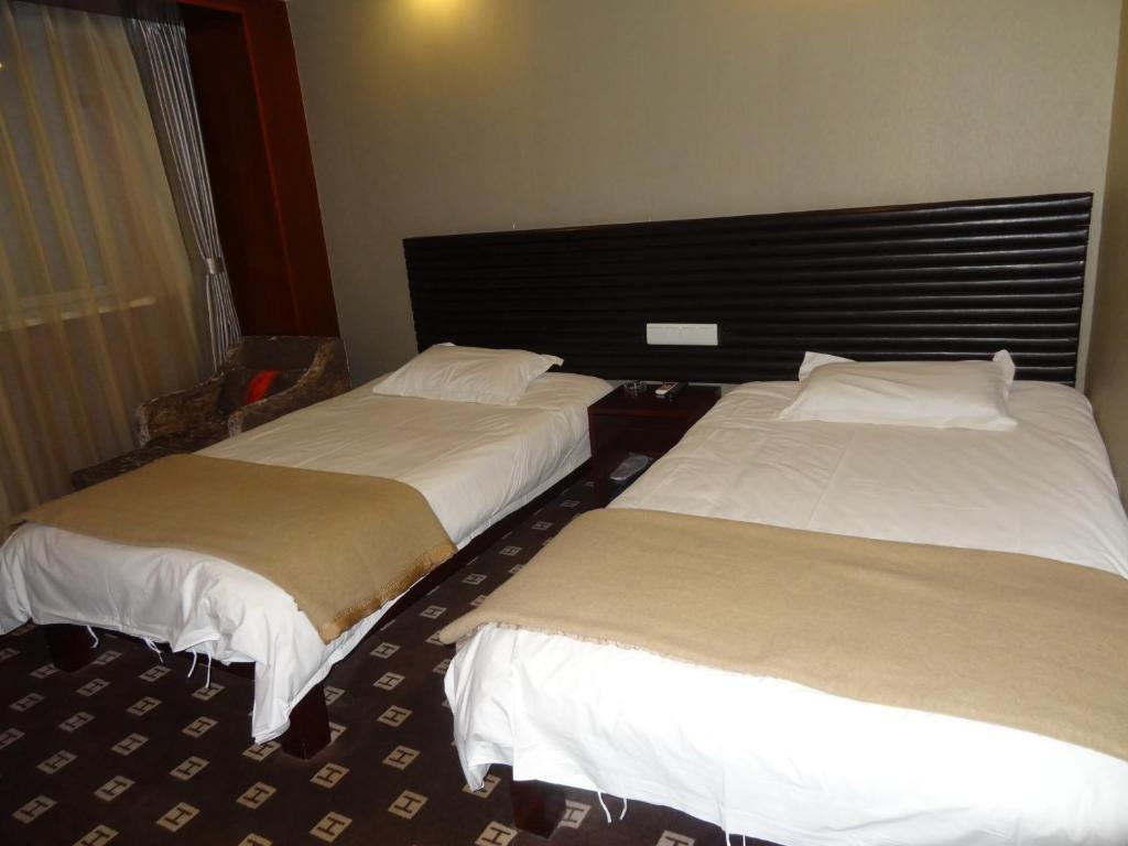 Чэндэ: Huilong Tower Hotel
