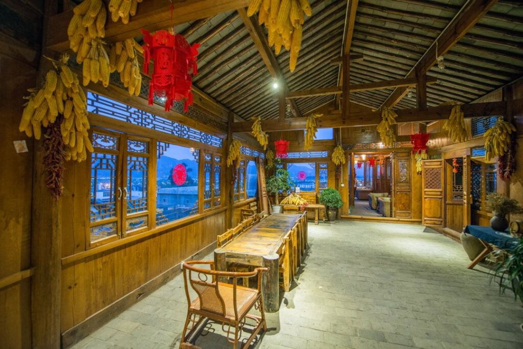 Лицзян: Lijiang Banshan Huayu Inn