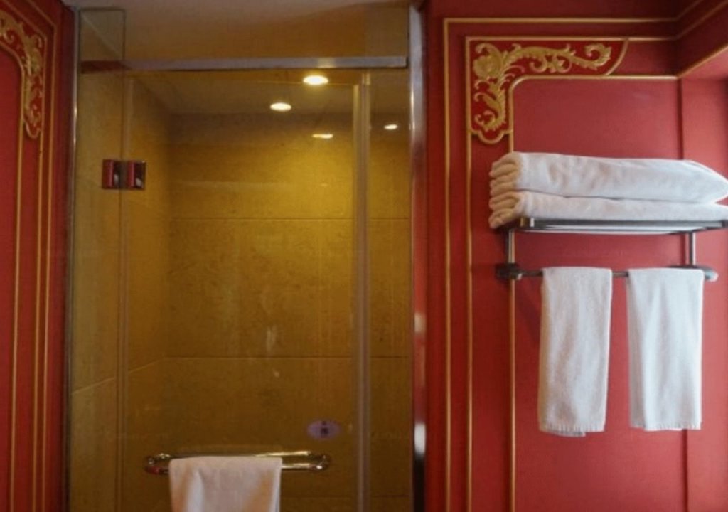 Цзясинь: Waterside Resort