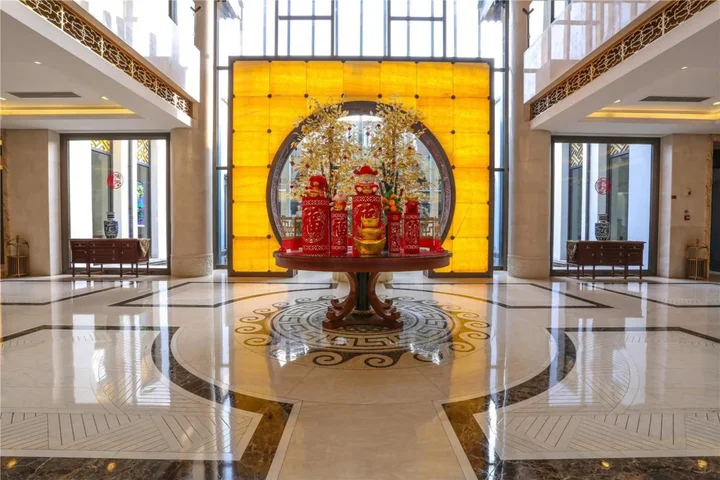 Цзясинь: Waterside Resort