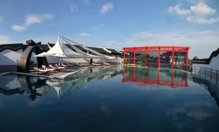Цзясинь: Waterside Resort