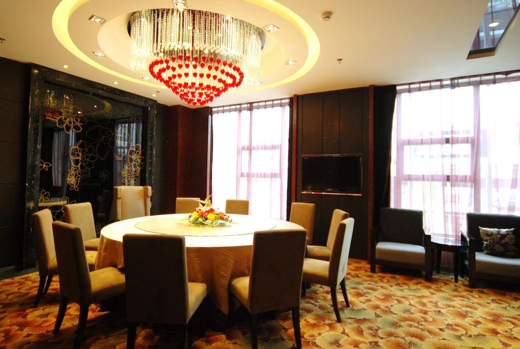 Линжи: Nyingchi Minshan Hotel
