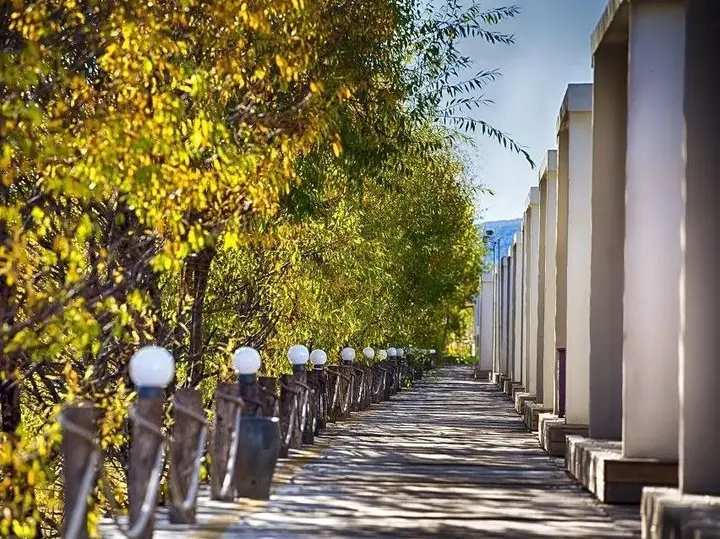 Lijiang Scenery Retreats Lake Front Villa Resort — фото 5