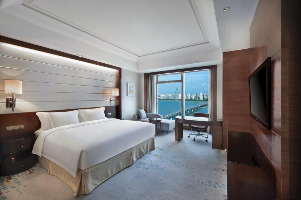 Наньчан: Crowne Plaza Nanchang Riverside by IHG
