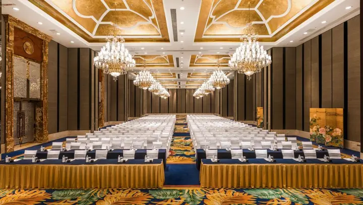 Чэнду: InterContinental Chengdu Global Center by IHG