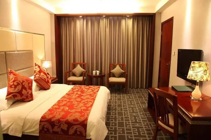 Цзиндэчжэнь: Largos Hotel
