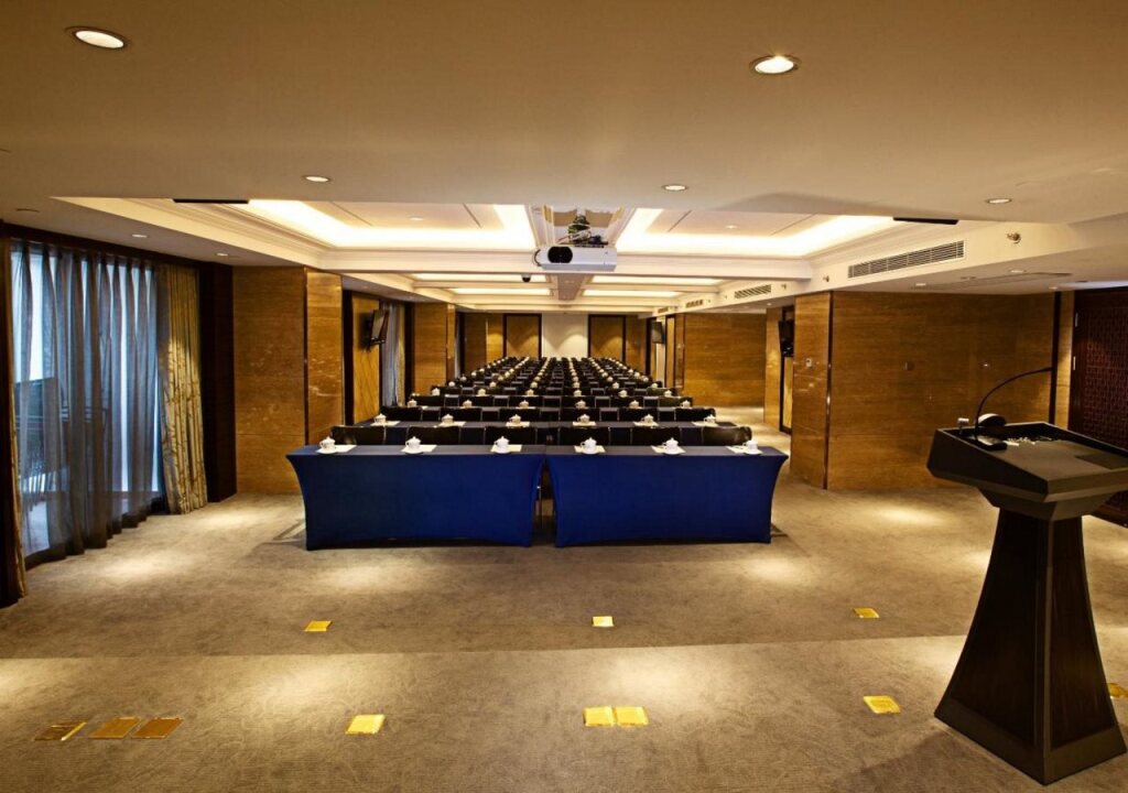 Наньнин: Nanning Landmark Hotel