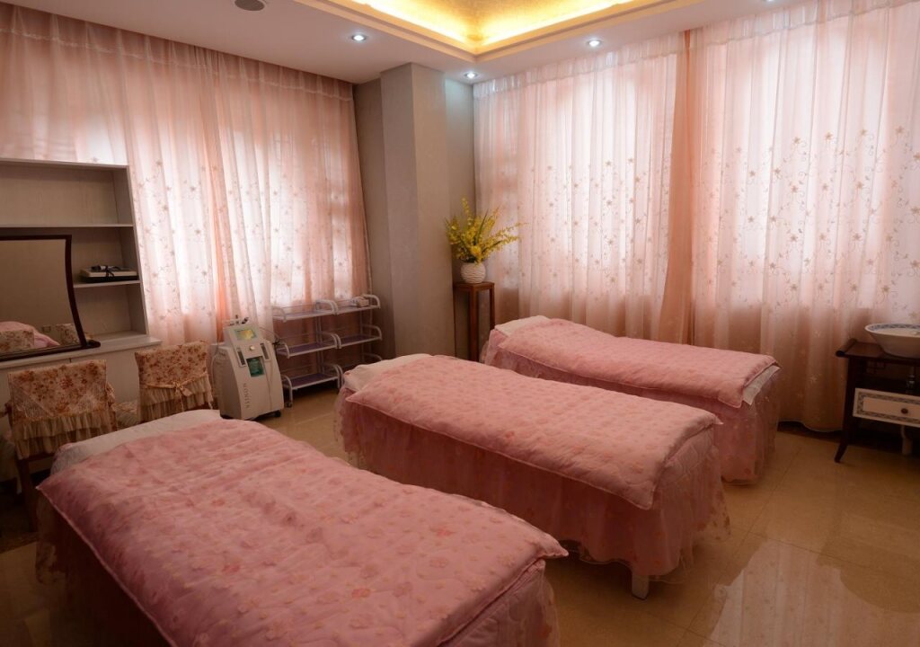 Лицзян: Blue Moon Valley Hotel (Lijiang Ancient City Dashuiche Branch)
