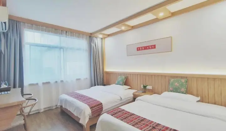 Чжанцзяцзе: Tianmen Hotel