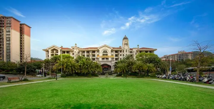 Юньфу: Country Garden Phoenix Hotel