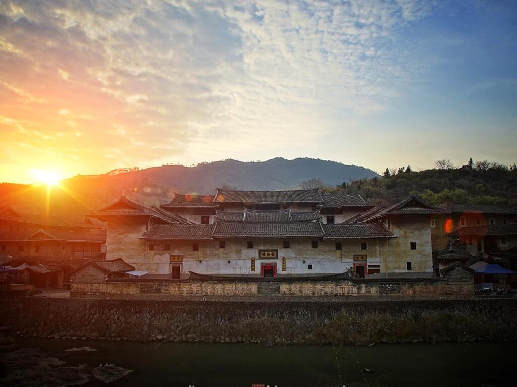 Лунъянь: Longyan Yongding Tulou Fuyulou Changdi Inn