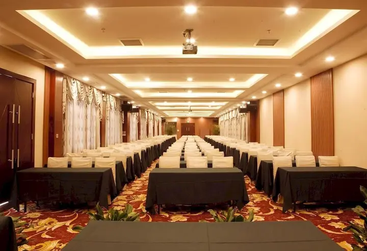 Гуйлинь: Guilin Golden Crown International Hotel