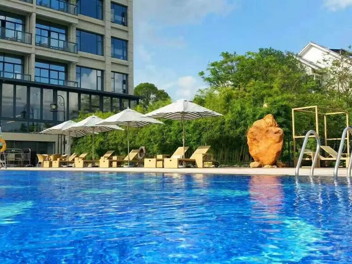 Дунгуань: Silver World Hotels Resorts