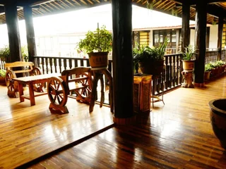 Лицзян: Lijiang Wangjia Courtyard Inn