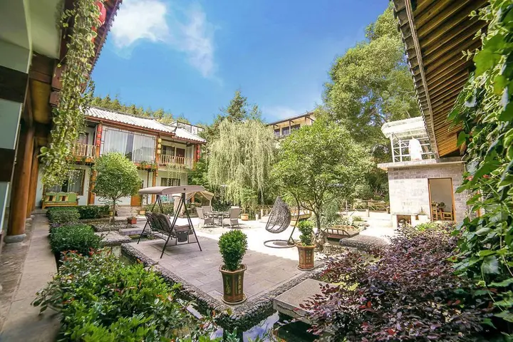 Лицзян: Lijiang Left Bank Holiday Inn