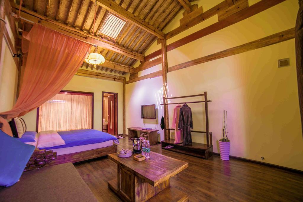 Лицзян: Lijiang Left Bank Holiday Inn