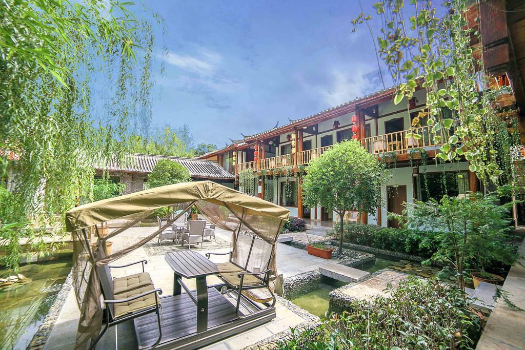 Лицзян: Lijiang Left Bank Holiday Inn