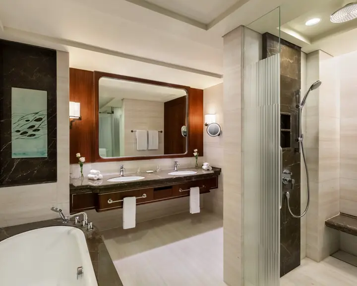 Цзинин: Shangri-La Qufu