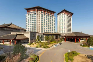 Цзинин: Shangri-La Qufu