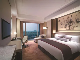 Цзинин: Shangri-La Qufu