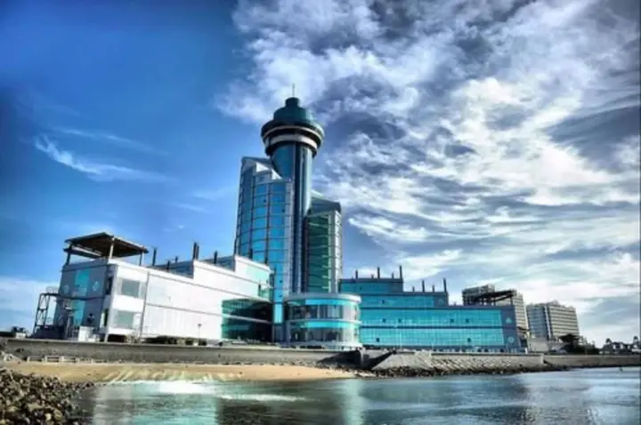 Яньтай: Vienna International Hotel Shandong Yantai FTA Jinshatan Xingyi Square