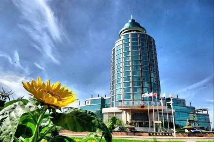 Яньтай: Vienna International Hotel Shandong Yantai FTA Jinshatan Xingyi Square