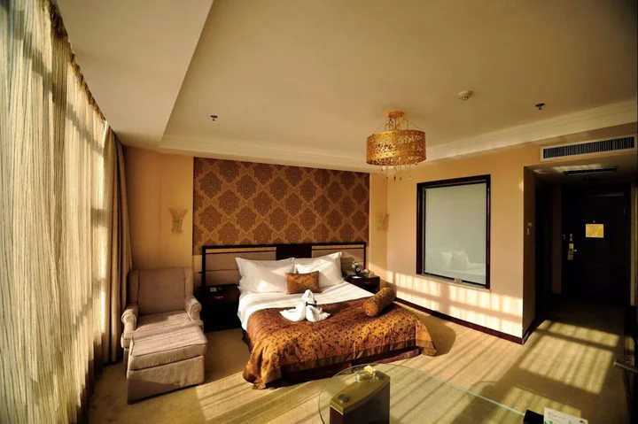 Яньтай: Vienna International Hotel Shandong Yantai FTA Jinshatan Xingyi Square