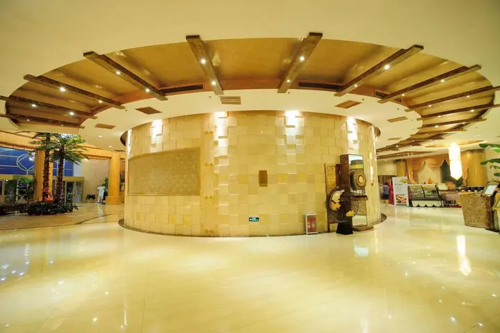 Яньтай: Vienna International Hotel Shandong Yantai FTA Jinshatan Xingyi Square