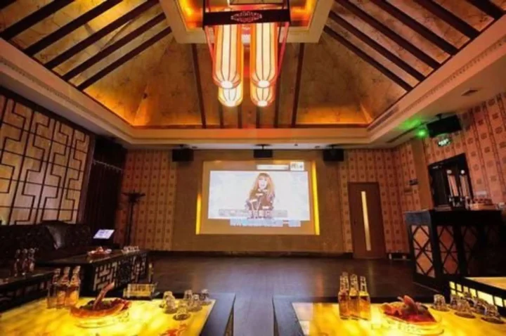 Яньтай: Vienna International Hotel Shandong Yantai FTA Jinshatan Xingyi Square