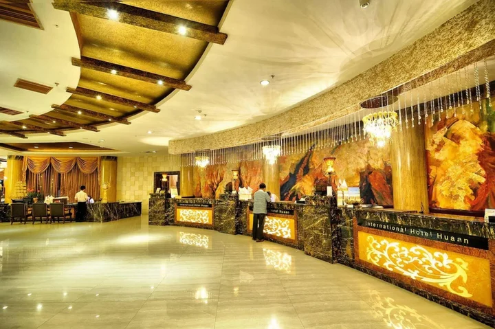 Яньтай: Vienna International Hotel Shandong Yantai FTA Jinshatan Xingyi Square