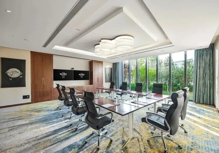 Далянь: Hard Rock Hotel Dalian