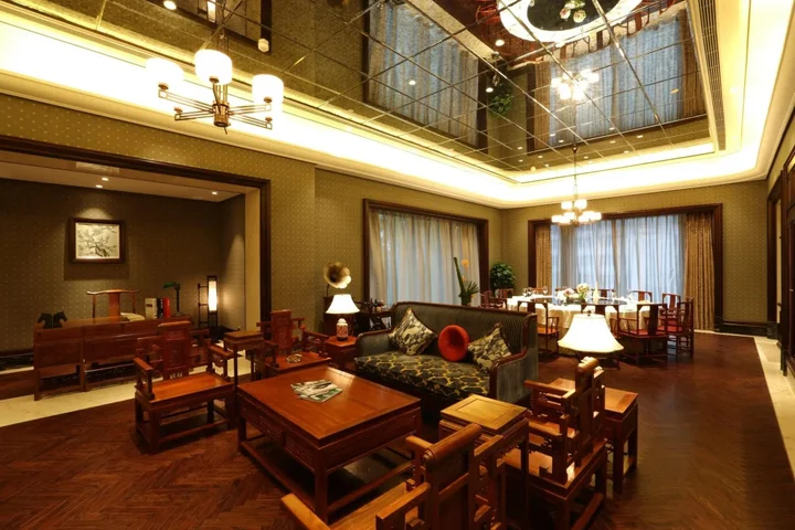 Тайчжоу: S & N International Hotel Linhai
