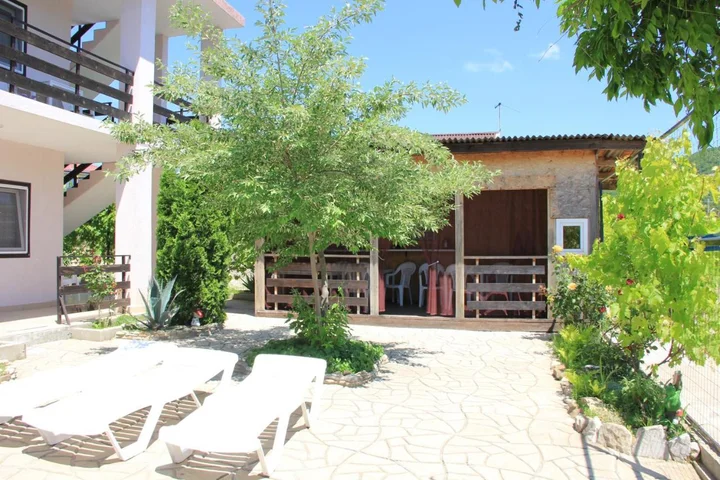Архипо-Осиповка: Guest house Pchelka